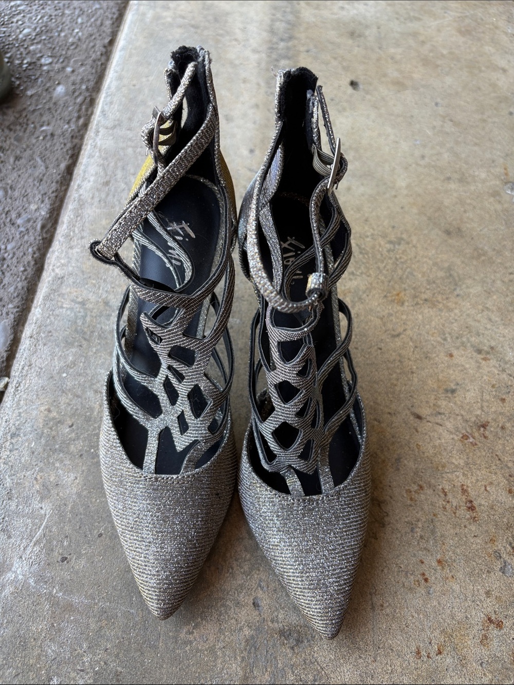 FIONI Clothing Metallic Silver Pointed Toe Heels